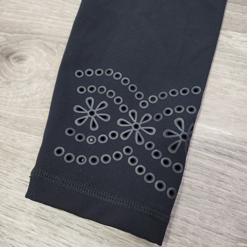 SWEATY BETTY Power Laser Cut Black Workout 7/8 Leggings Small - Picture 2 of 8